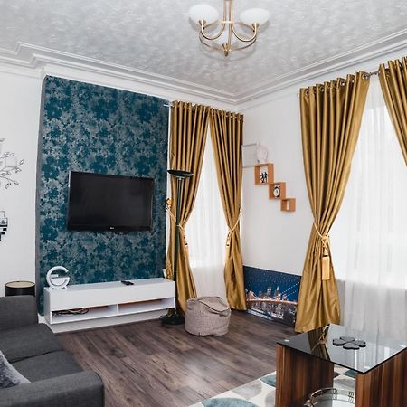 Entire Fabulous 2Bedroom First Floor Flat Located Within Close Proximity To City Centre & University Of Aberdeen With Private Parking Exterior photo