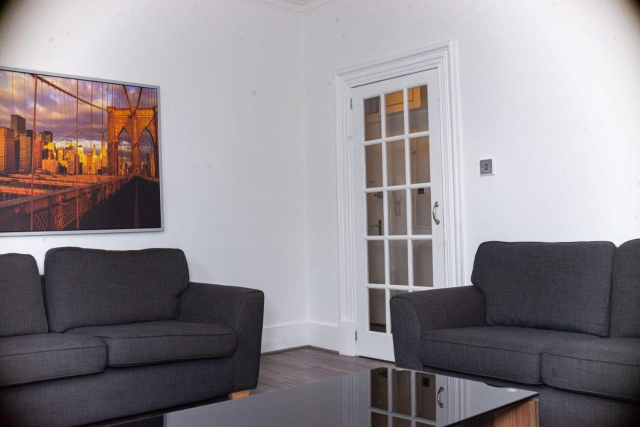 Entire Fabulous 2Bedroom First Floor Flat Located Within Close Proximity To City Centre & University Of Aberdeen With Private Parking Exterior photo