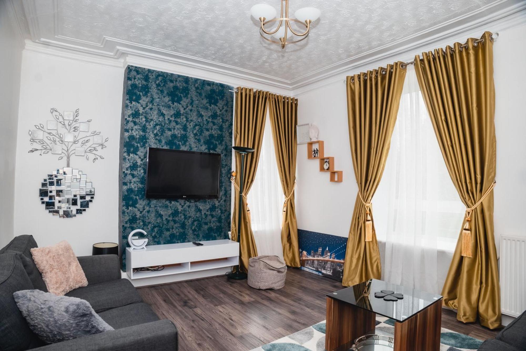 Entire Fabulous 2Bedroom First Floor Flat Located Within Close Proximity To City Centre & University Of Aberdeen With Private Parking Exterior photo