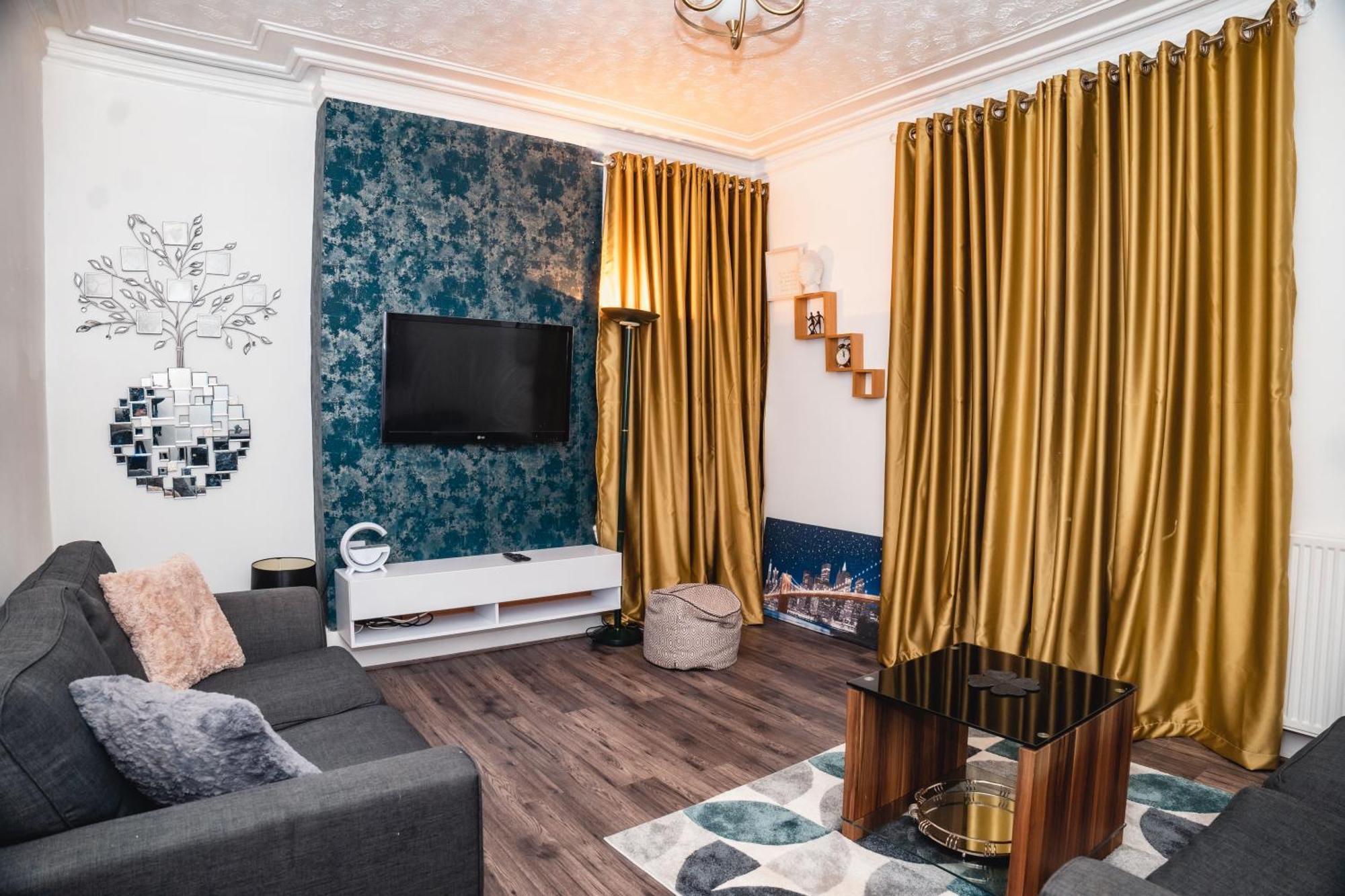 Entire Fabulous 2Bedroom First Floor Flat Located Within Close Proximity To City Centre & University Of Aberdeen With Private Parking Exterior photo
