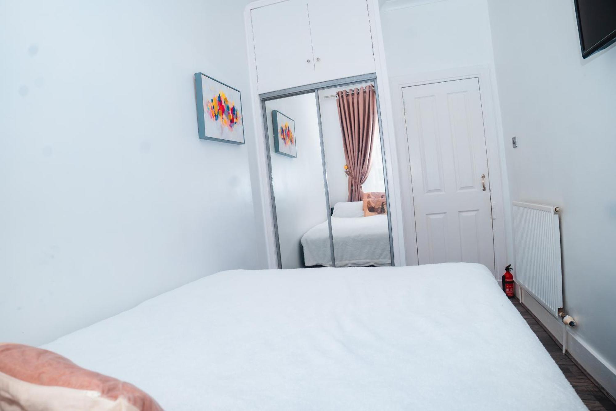 Entire Fabulous 2Bedroom First Floor Flat Located Within Close Proximity To City Centre & University Of Aberdeen With Private Parking Exterior photo